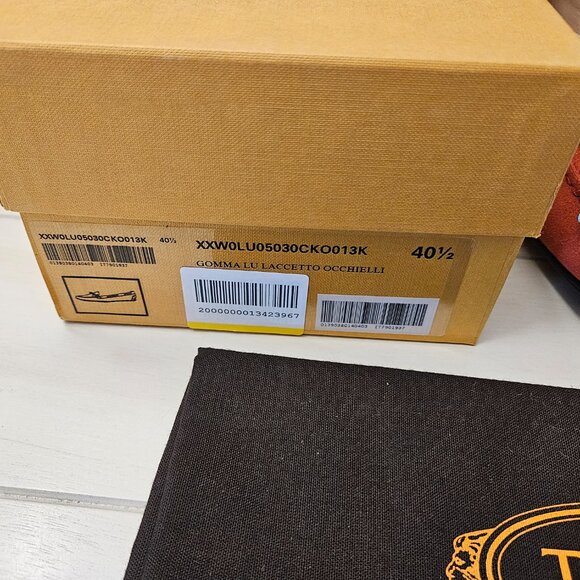 Tod's Red Suede Moccasins - Size 40.5/10.5 US - Picture 9 of 9